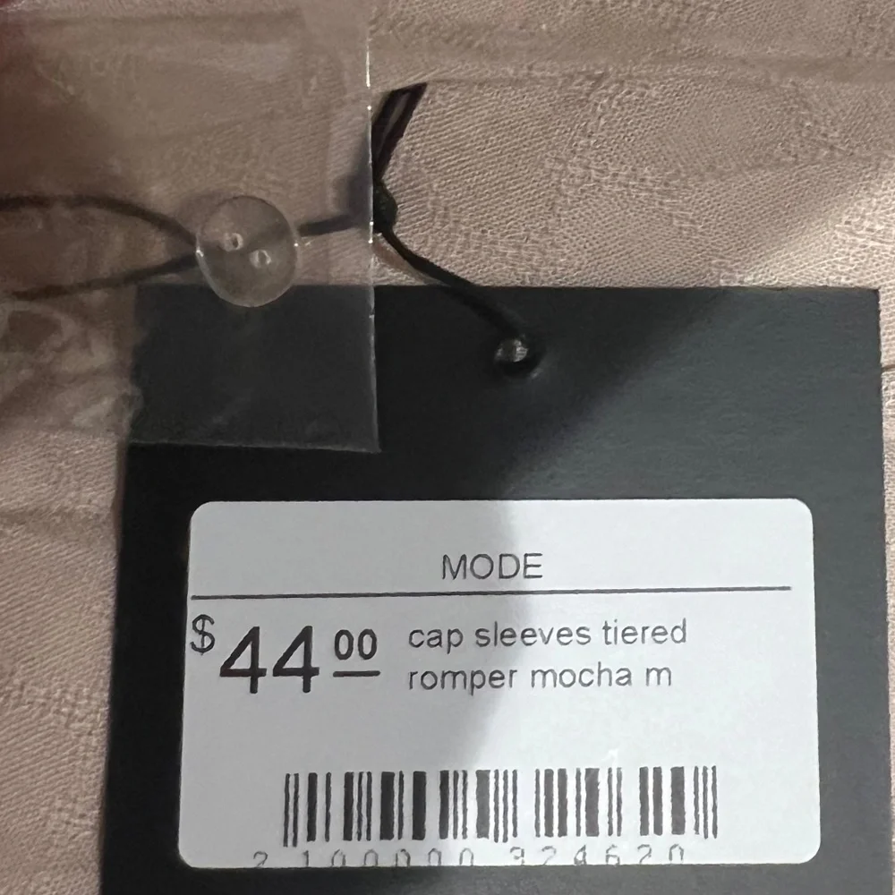 NWT Tiered Ruffle Romper - Picture 4 of 4